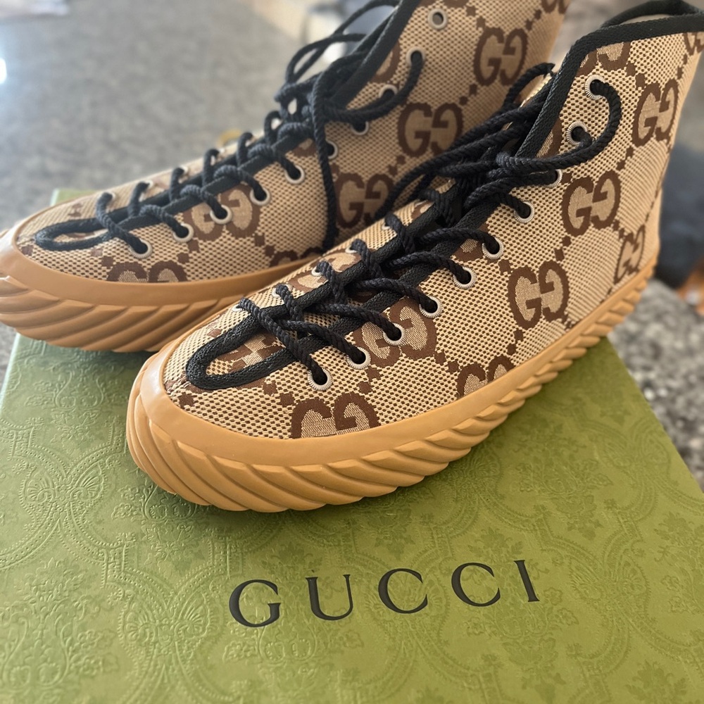 Authentic Gucci Beige and Brown Sz. 9.5 Sneakers NIB Mint Condition.